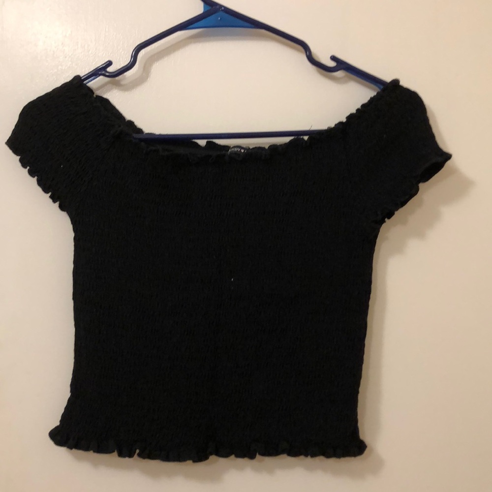 Black brandy Melville off the shoulder top!